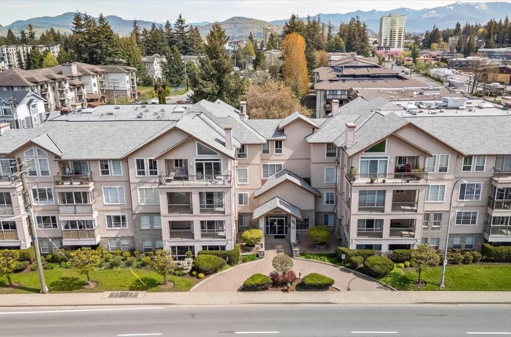 401 2772 CLEARBROOK ROAD, Abbotsford, BC — Residential for Sale - Photo 2
