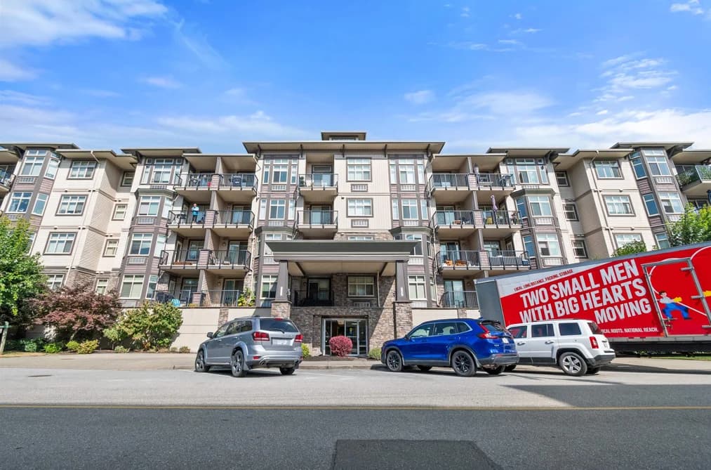 401 45893 CHESTERFIELD AVENUE, Chilliwack, BC — Residential for Sale - Photo 2