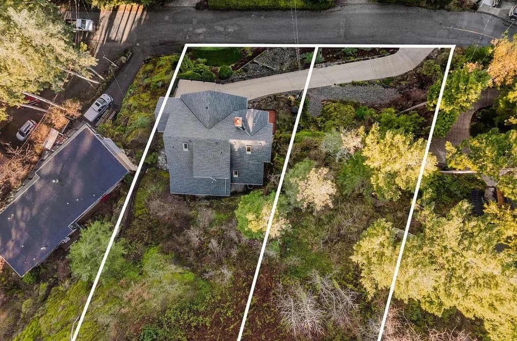 401 SKYLINE DRIVE, Gibsons, BC — Residential for Sale - Photo 2