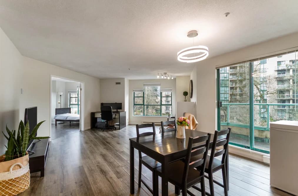 401E 3081 GLEN DRIVE, Coquitlam, BC — Residential for Sale - Photo 2