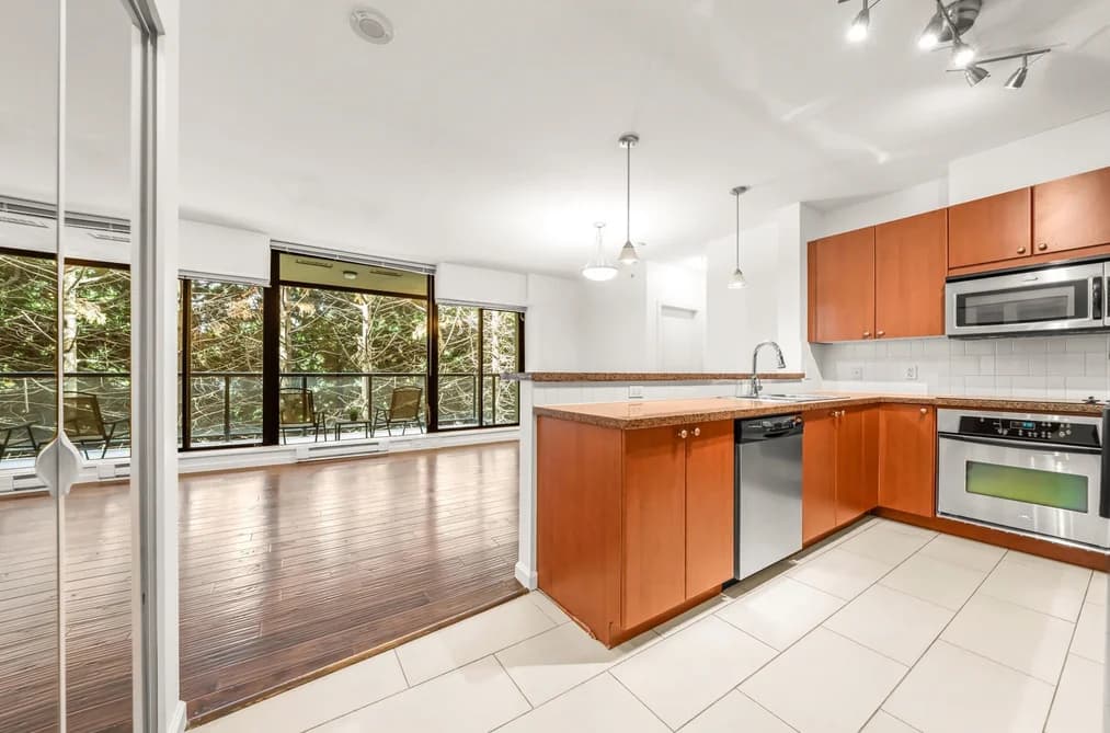 402 11 E ROYAL AVENUE, New Westminster, BC — Residential for Sale - Photo 2