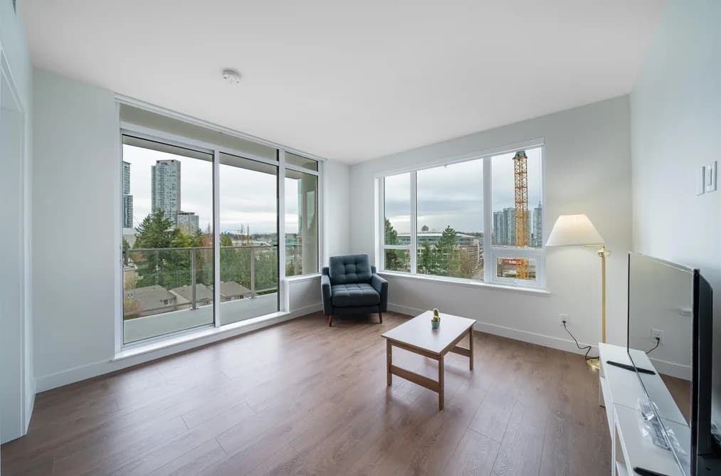 402 13359 OLD YALE ROAD STREET, Surrey, BC — Residential for Sale - Photo 2