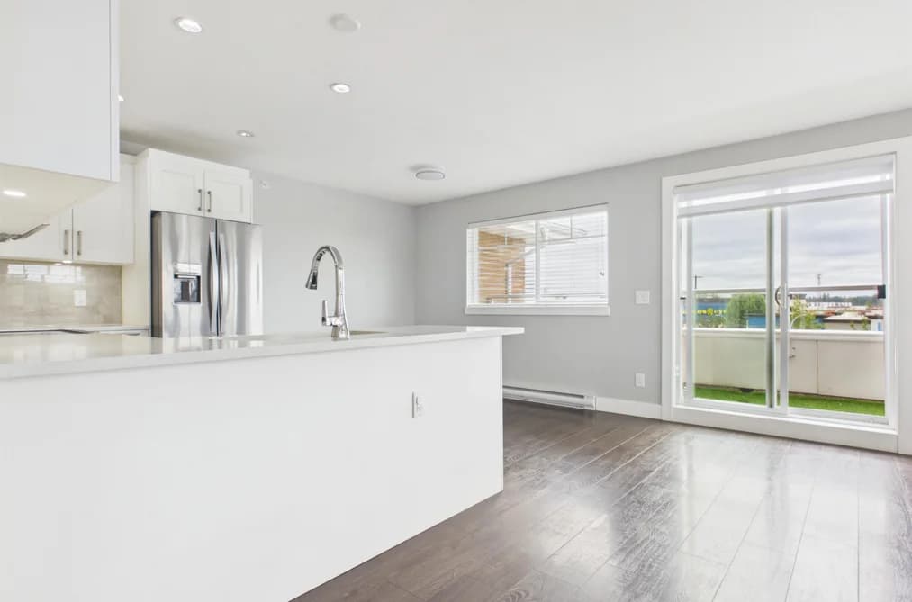 402 1990 WESTMINSTER AVENUE, Port Coquitlam, BC — Residential for Sale - Photo 2