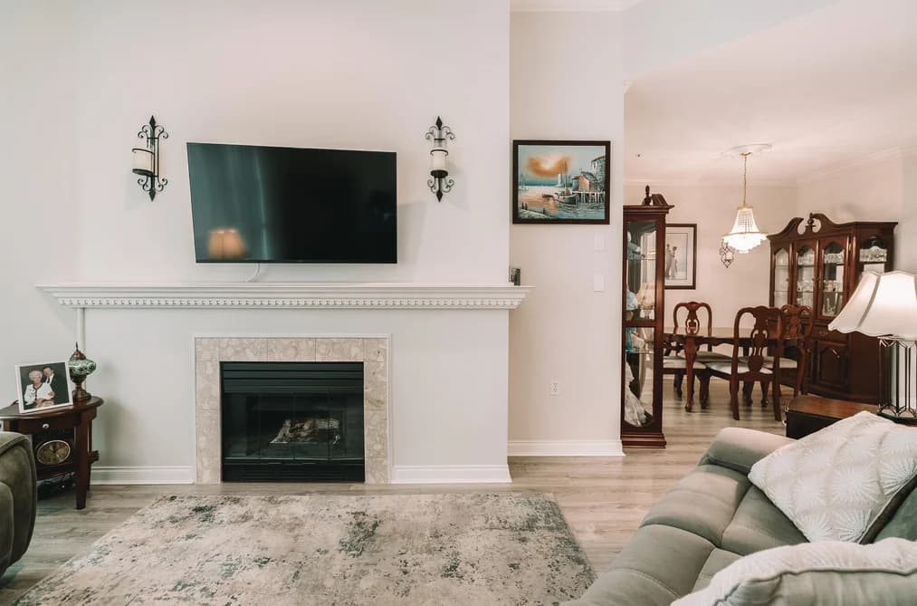 402 2995 PRINCESS CRESCENT, Coquitlam, BC — Residential for Sale - Photo 2