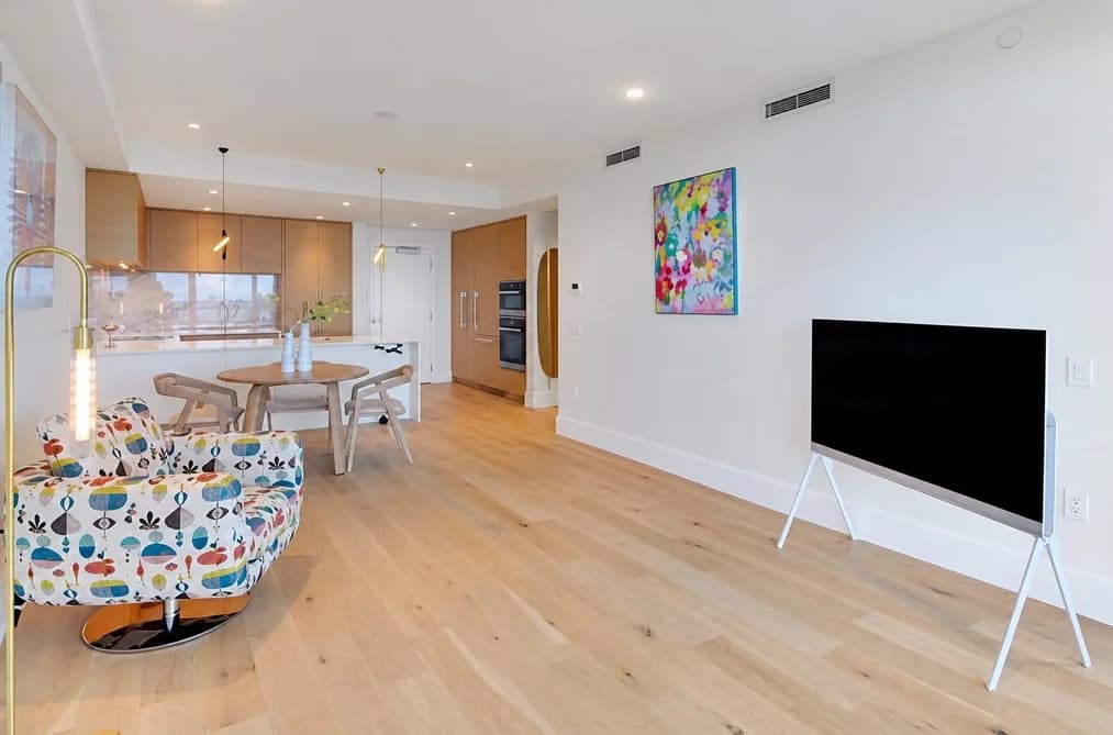 402 3101 BURFIELD PLACE, West Vancouver, BC — Residential for Sale - Photo 2