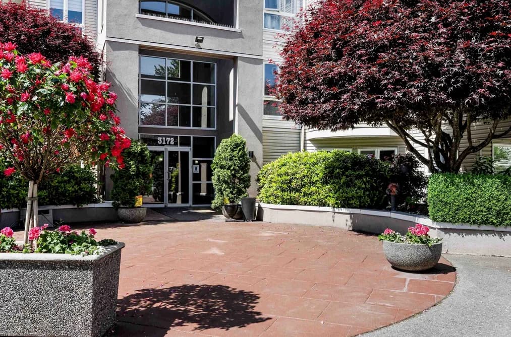 402 3172 GLADWIN ROAD, Abbotsford, BC — Residential for Sale - Photo 2