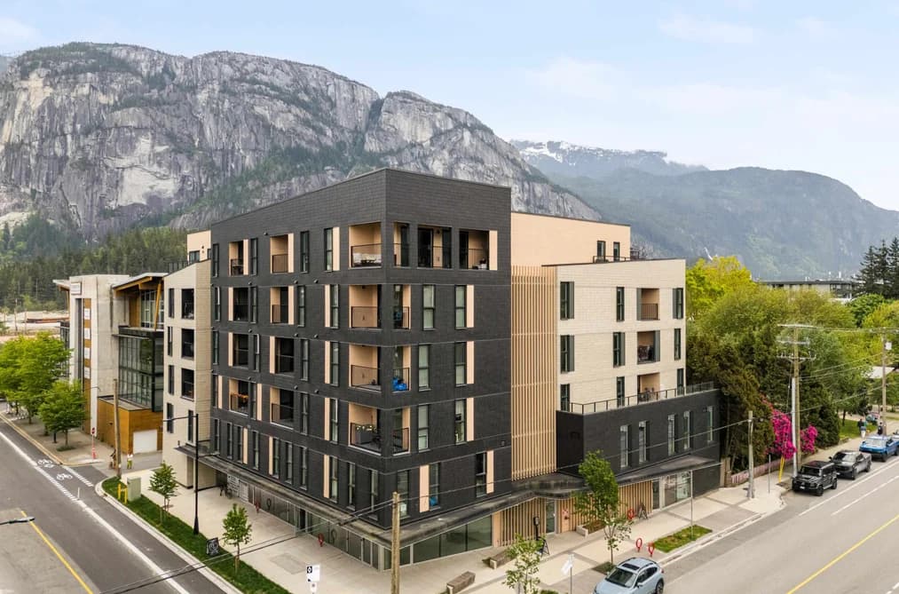 402 37994 SECOND AVENUE, Squamish, BC — Residential for Sale - Main Photo