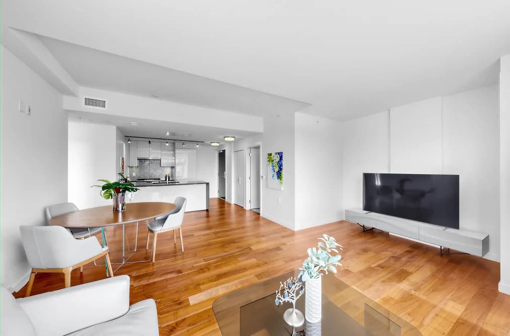 402 4189 CAMBIE STREET, Vancouver, BC — Residential for Sale - Photo 2