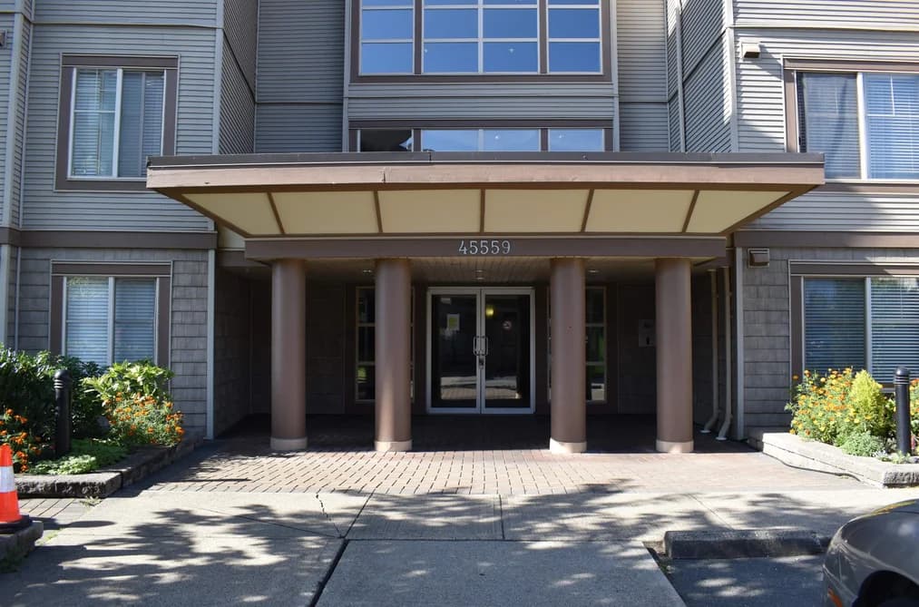 402 45559 YALE ROAD, Chilliwack, BC — Residential for Sale - Main Photo