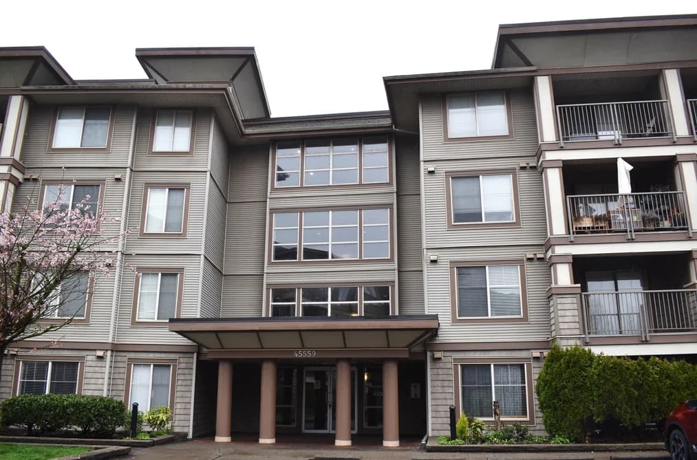 402 45559 YALE ROAD, Chilliwack, BC — Residential for Sale - Photo 2