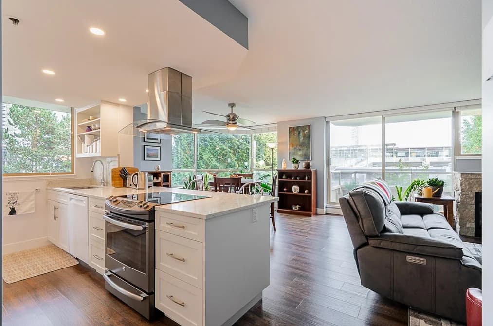 402 728 FARROW STREET, Coquitlam, BC — Residential for Sale - Main Photo