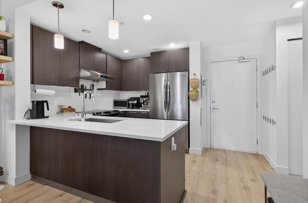402 733 W 3RD STREET, North Vancouver, BC — Residential for Sale - Photo 2