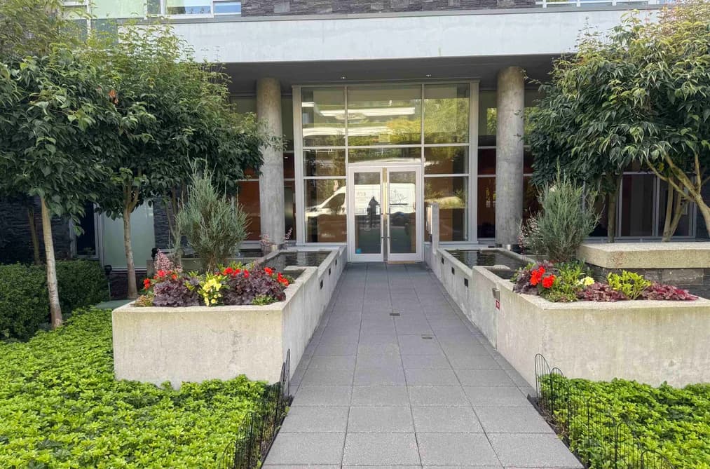 402 866 ARTHUR ERICKSON PLACE, West Vancouver, BC — Residential for Sale - Photo 2