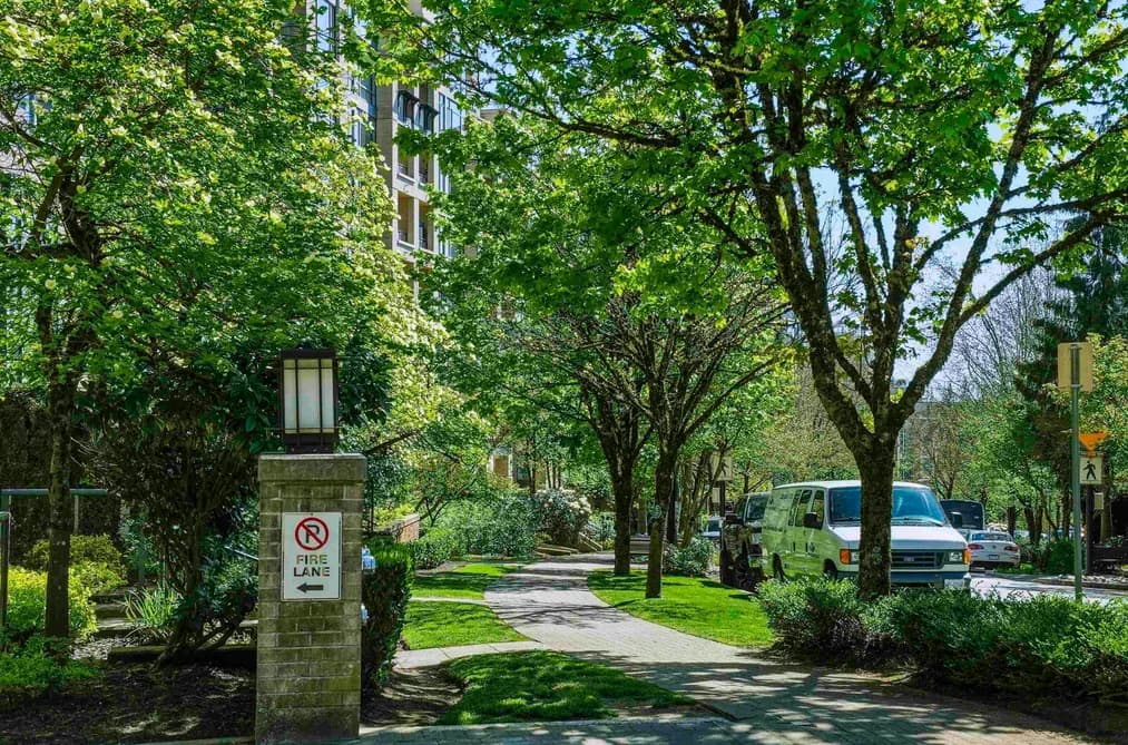 402 9298 UNIVERSITY CRESCENT, Burnaby, BC — Residential for Sale - Photo 2