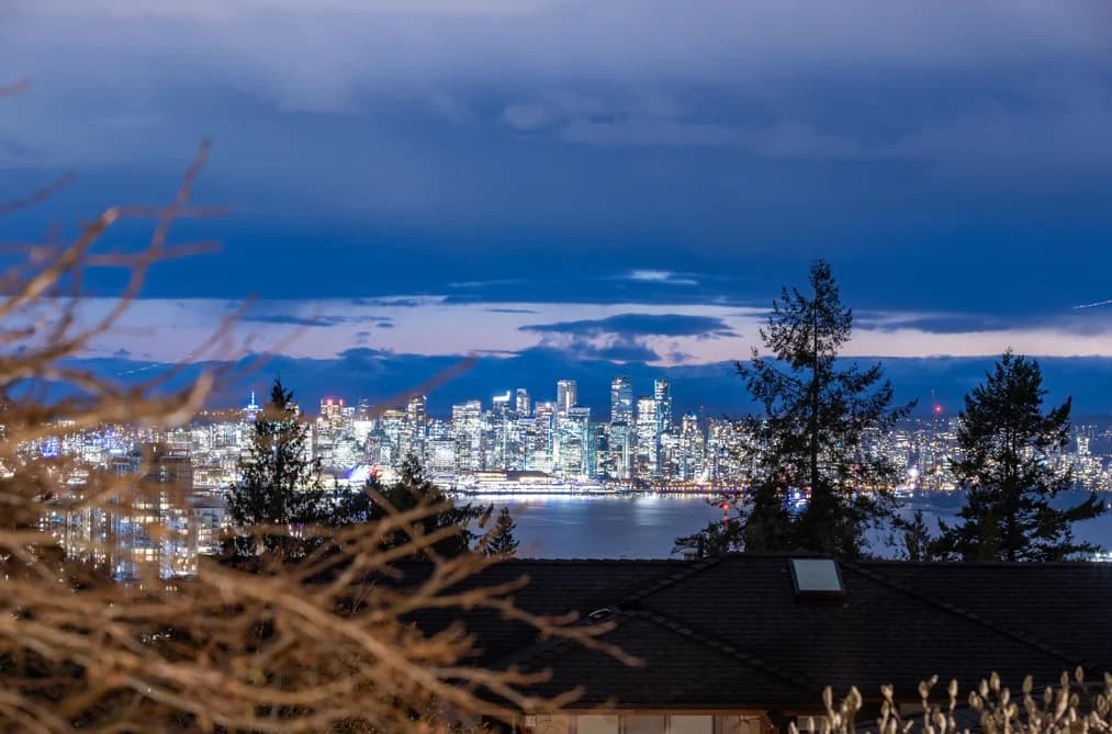 402 BRAND STREET, North Vancouver, BC — Residential for Sale - Photo 2