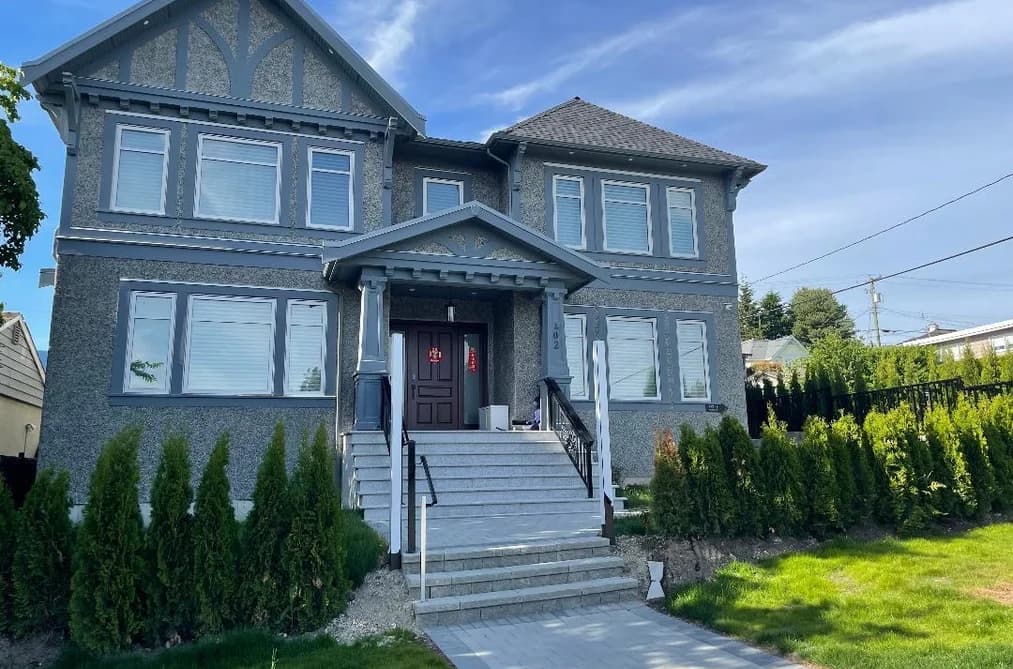 402 west 24 STREET, North Vancouver BC V7M 2W9 - Photo 1