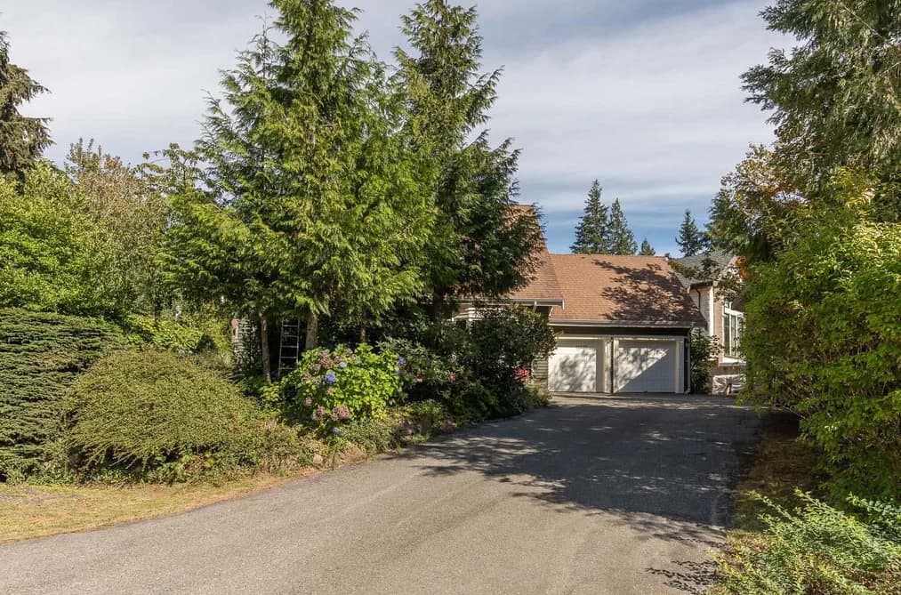 40235 KINTYRE DRIVE, Squamish, BC — Residential for Sale - Main Photo