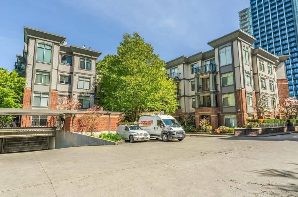 403 10499 UNIVERSITY DRIVE, Surrey, BC — Residential for Sale - Main Photo