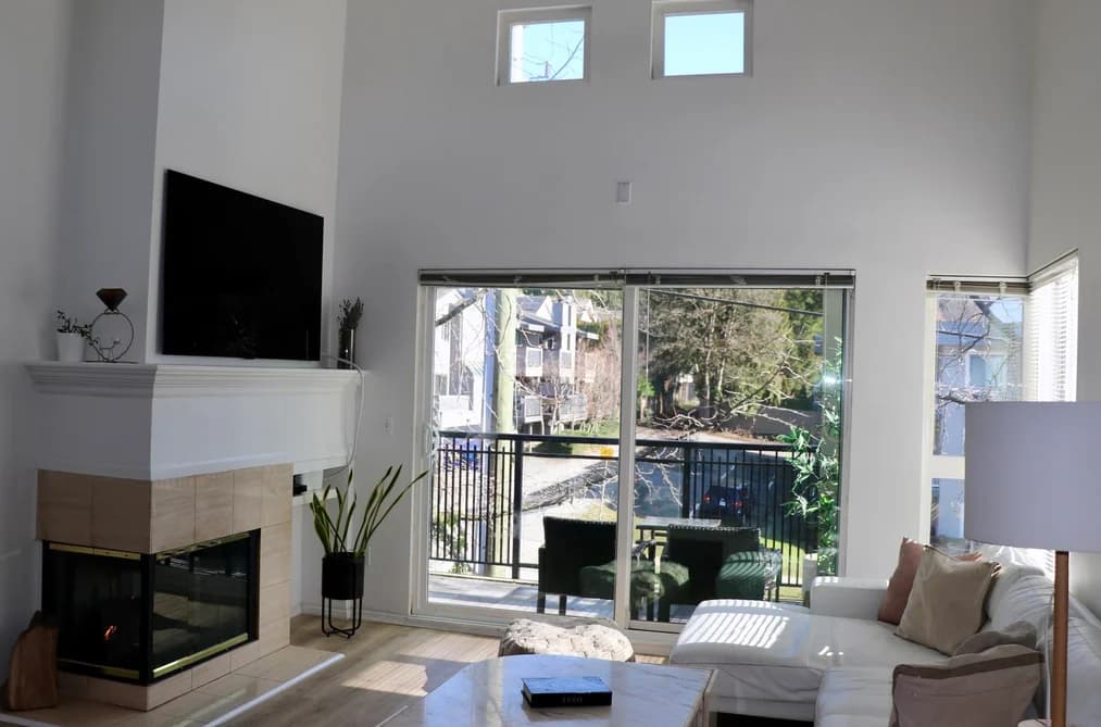 403 106 W KINGS ROAD, North Vancouver, BC — Residential for Sale - Photo 2