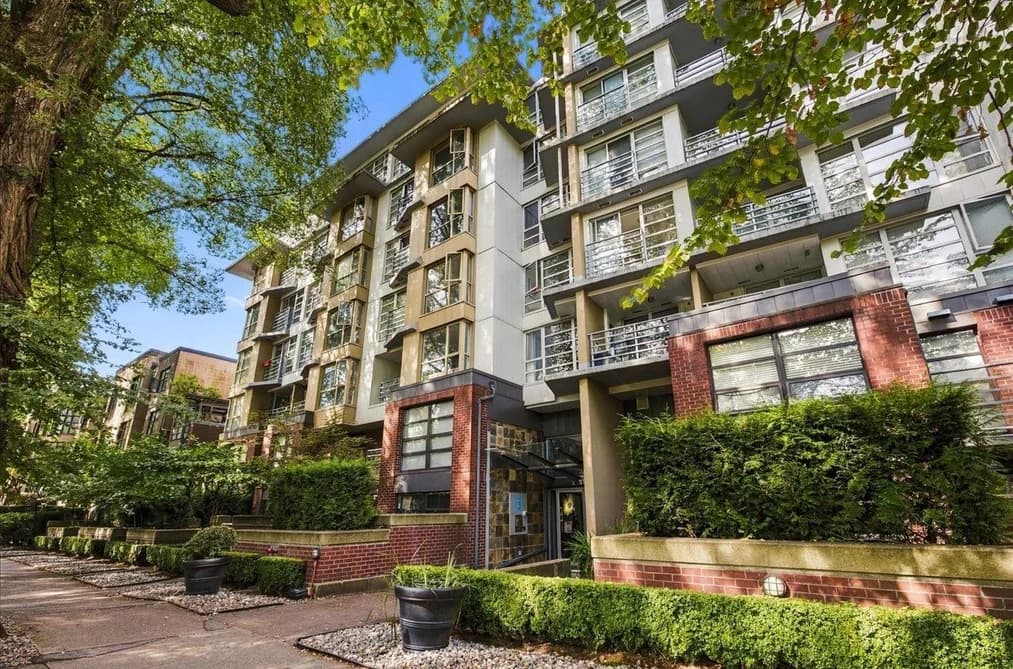 403 2137 W 10TH AVENUE, Vancouver, BC — Residential for Sale - Main Photo