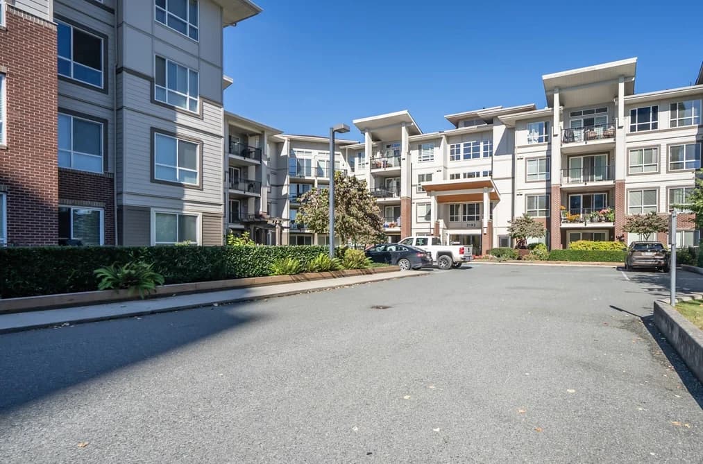 403 3192 GLADWIN ROAD, Abbotsford, BC — Residential for Sale - Photo 2
