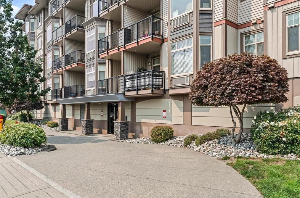 403 46021 SECOND AVENUE, Chilliwack, BC — Residential for Sale - Photo 2