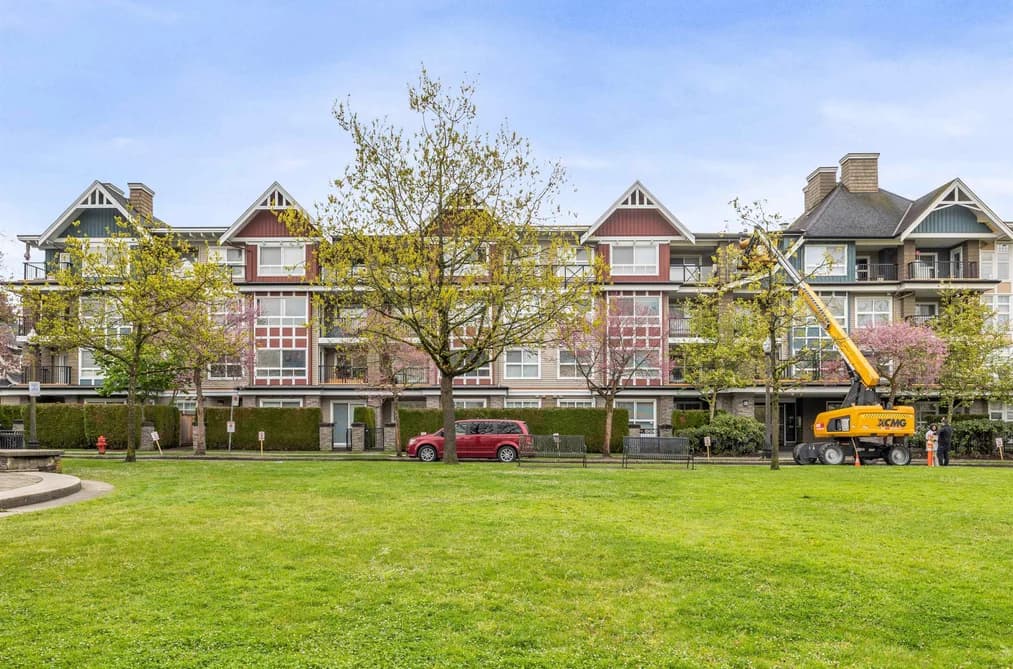 403 7088 MONT ROYAL SQUARE, Vancouver, BC — Residential for Sale - Photo 2