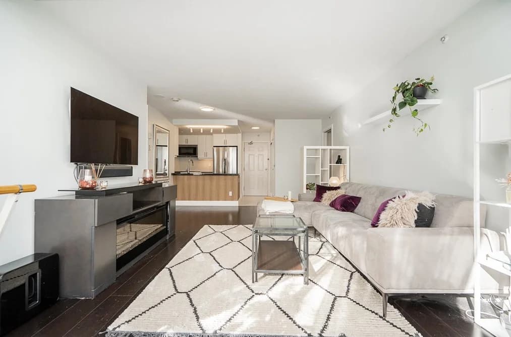 403 811 HELMCKEN STREET, Vancouver, BC — Residential for Sale - Photo 2