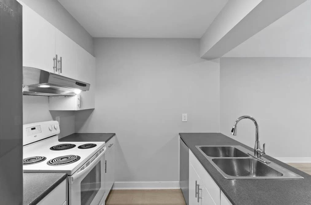403 9521 CARDSTON COURT, Burnaby, BC — Residential for Sale - Photo 2