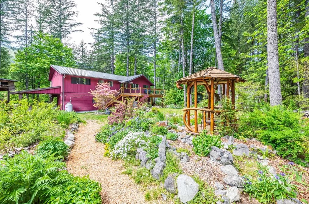4030 MIDNIGHT WAY, Squamish, BC — Residential for Sale - Main Photo