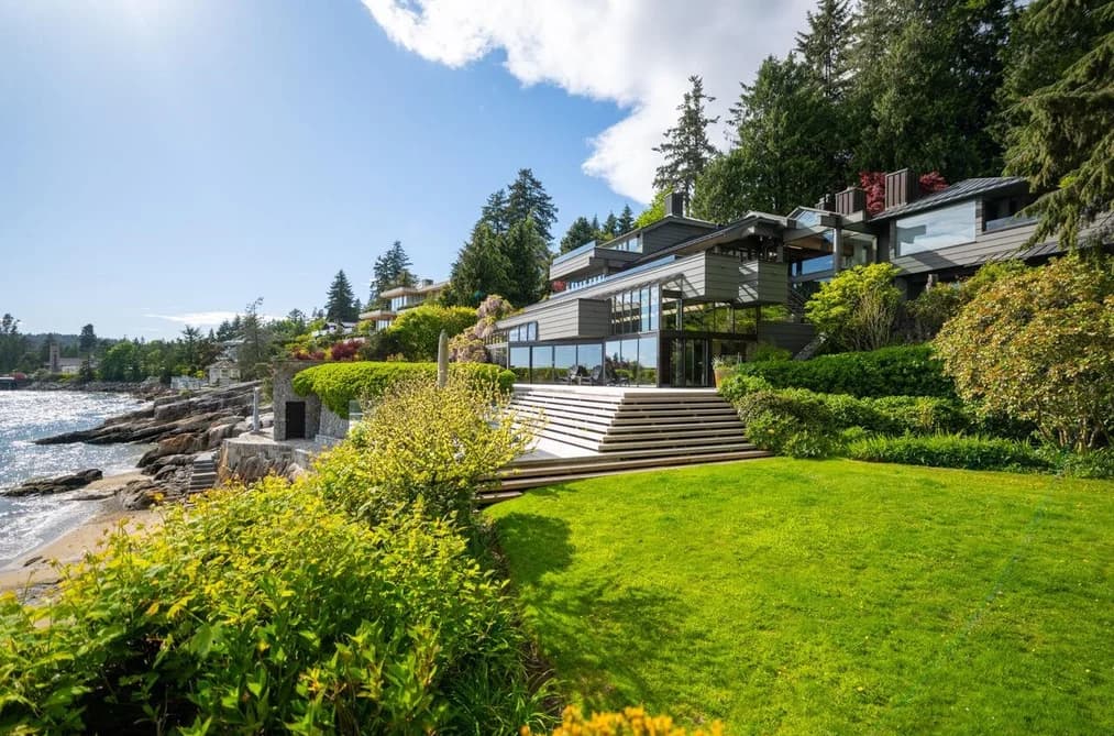4036 MARINE DRIVE, West Vancouver, BC — Residential for Sale - Photo 2