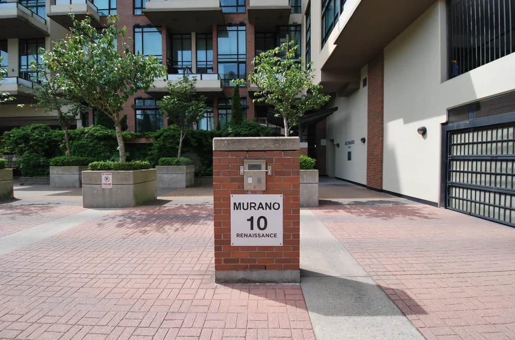 404 10 RENAISSANCE SQUARE, New Westminster, BC — Residential for Sale - Main Photo