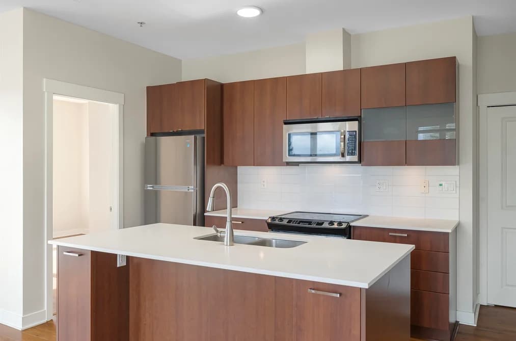 404 13339 102A, Surrey, BC — Residential for Sale - Photo 2