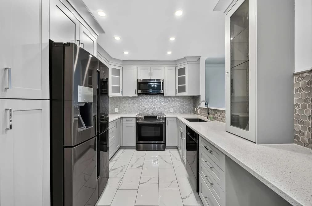 404 13680 84 AVENUE, Surrey, BC — Residential for Sale - Photo 2