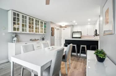 Condo for sale at 404 225 Newport Drive Port Moody British Columbia - MLS: R3125108