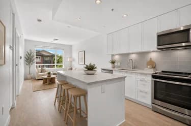 Condo for sale at 404 2382 Atkins Avenue Coquitlam British Columbia - MLS: R3138675