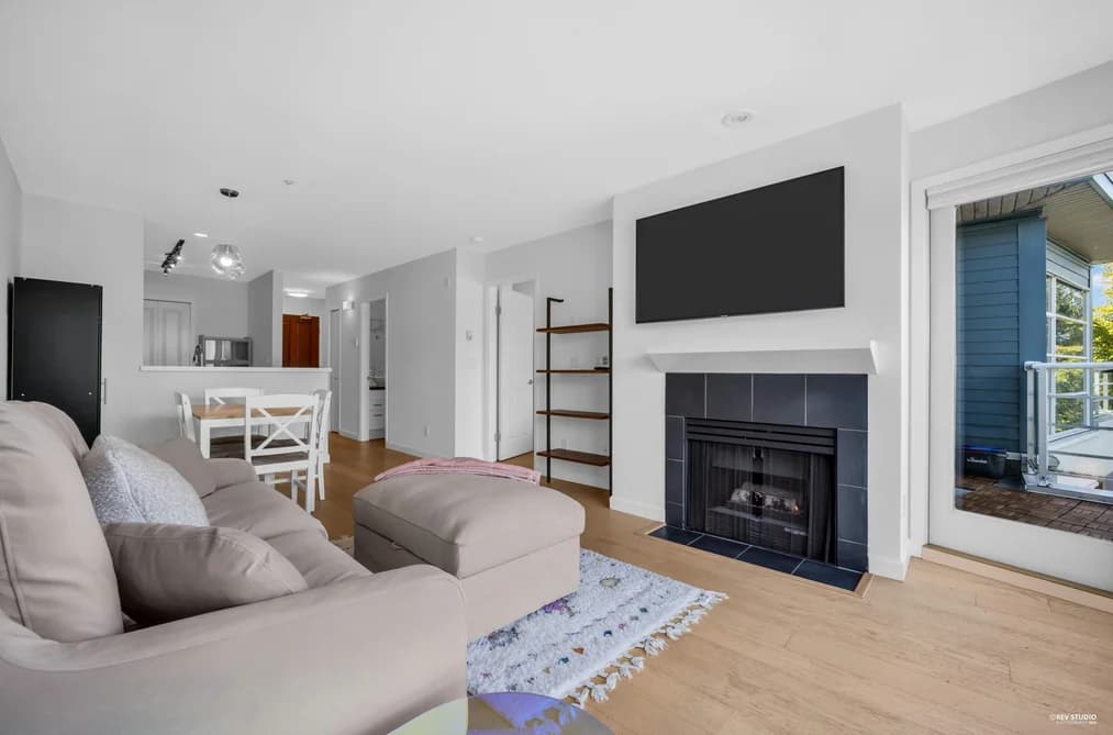 404 2575 W 4TH AVENUE, Vancouver, BC — Residential for Sale - Main Photo