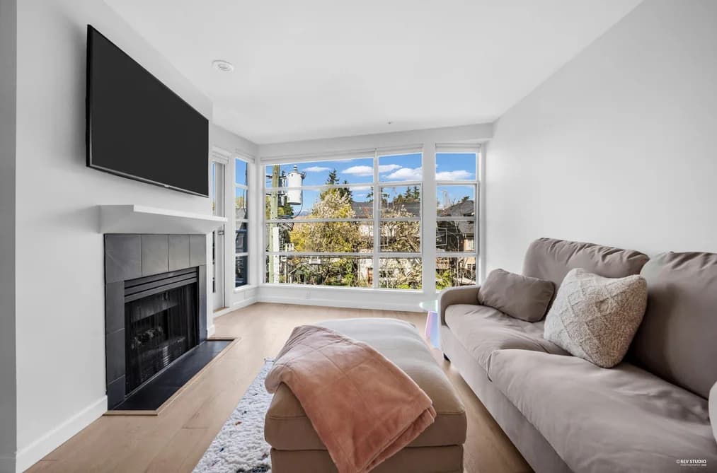 404 2575 W 4TH AVENUE, Vancouver, BC — Residential for Sale - Photo 2