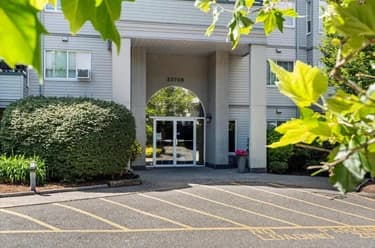 Condo for sale at 404 33708 King Road Abbotsford British Columbia - MLS: R3137761