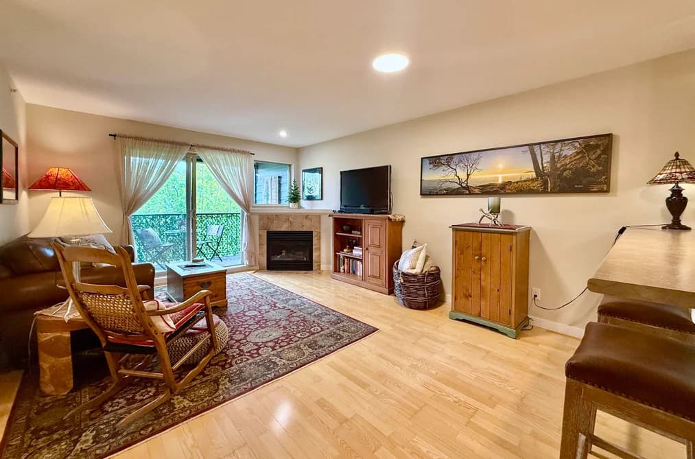 Condo for sale at 404 5631 Inlet Avenue Sechelt British Columbia - MLS: R3139599