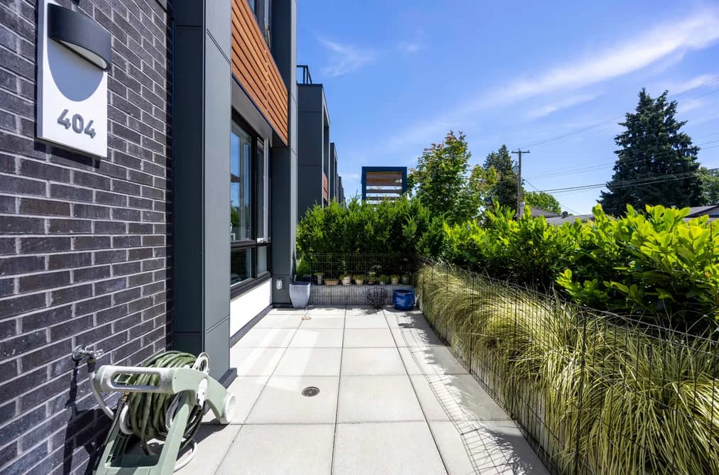 404 6085 IRMIN STREET, Burnaby, BC — Residential for Sale - Photo 2
