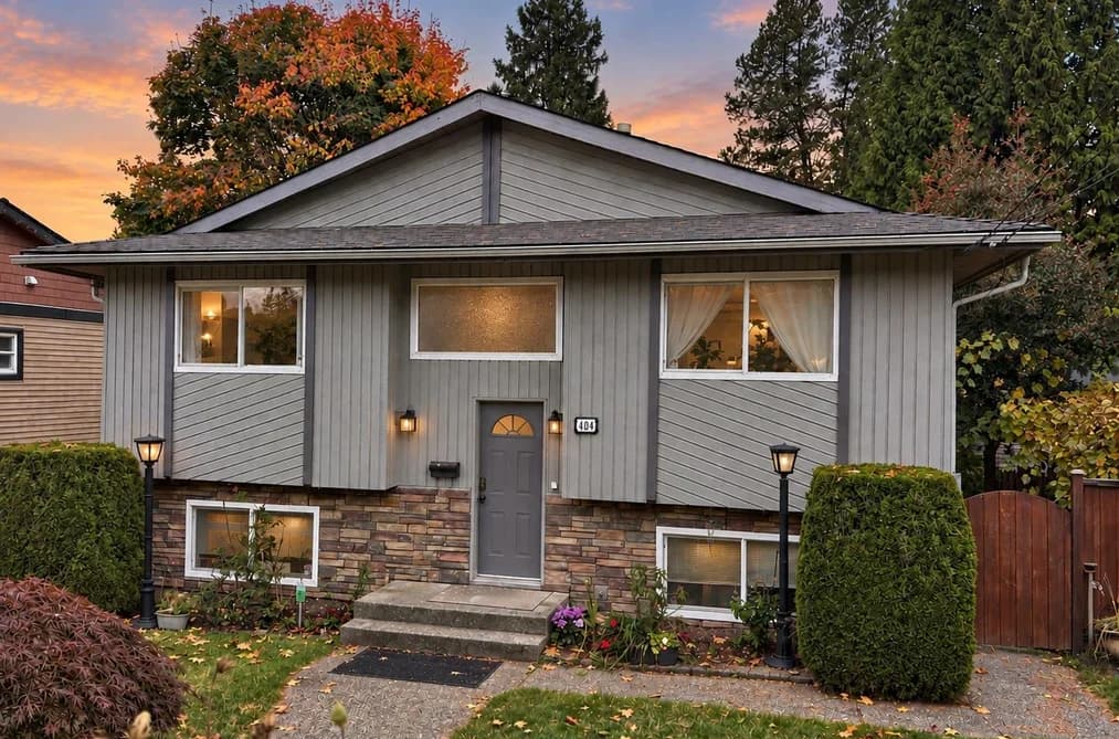 404 MUNDY STREET, Coquitlam, BC — Residential for Sale - Main Photo