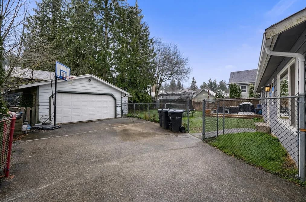 40410 PERTH DRIVE, Squamish, BC — Residential for Sale - Photo 2