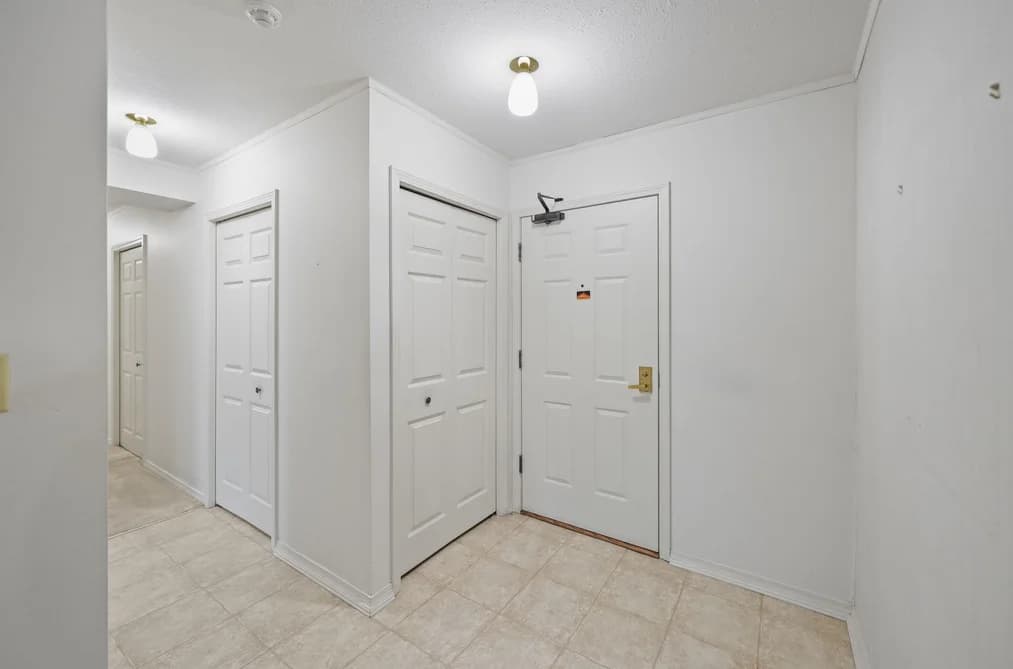 405 1350 VIDAL STREET, White Rock, BC — Residential for Sale - Photo 2