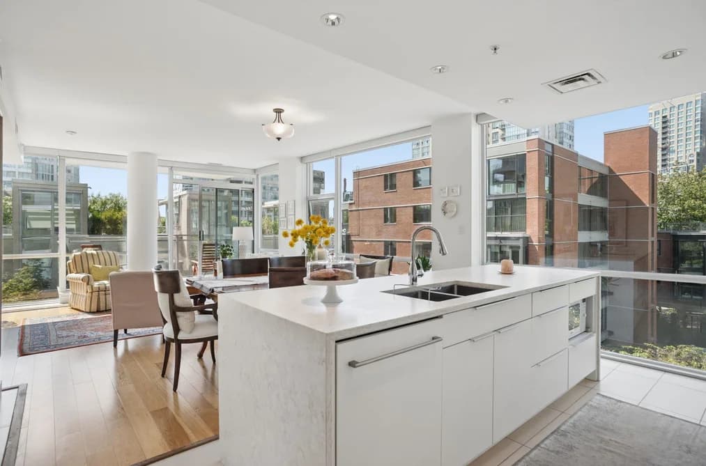 405 1455 HOWE STREET, Vancouver, BC — Residential for Sale - Photo 2