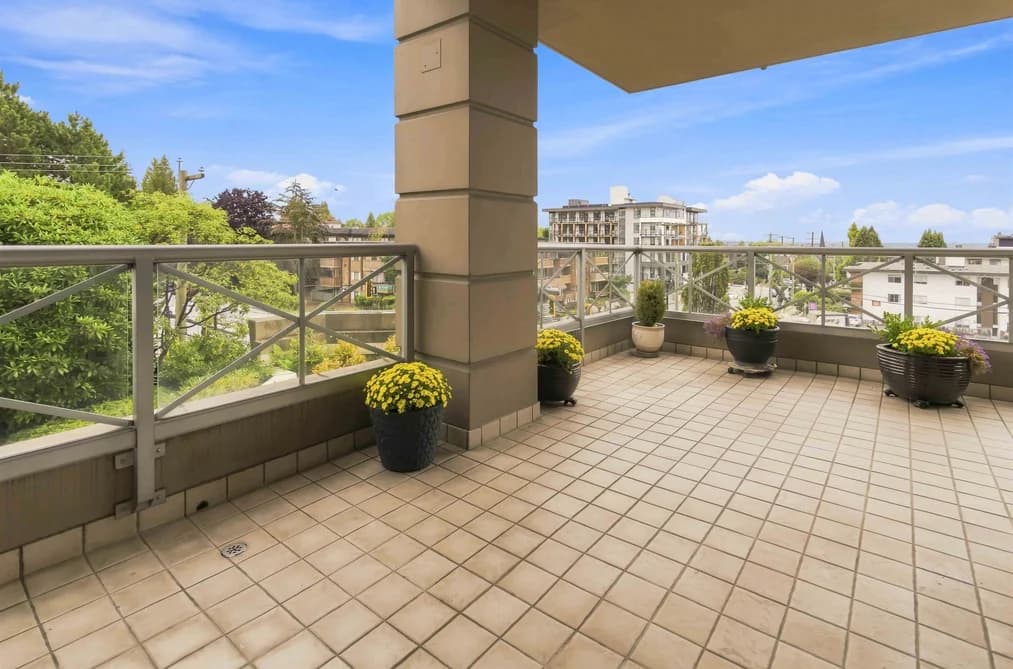 405 160 E 13TH STREET, North Vancouver, BC — Residential for Sale - Main Photo