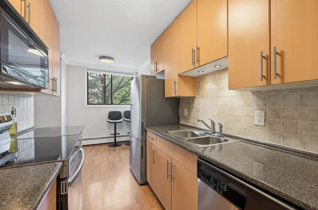405 320 ROYAL AVENUE, New Westminster, BC — Residential for Sale - Main Photo