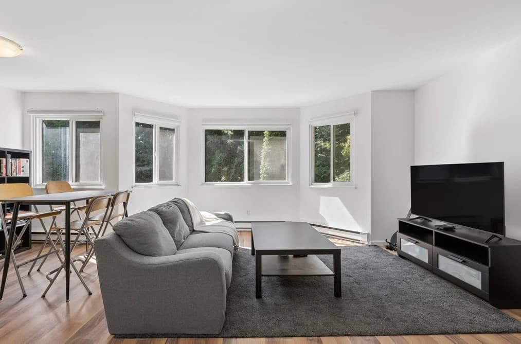 405 9880 MANCHESTER DRIVE, Burnaby, BC — Residential for Sale - Photo 2