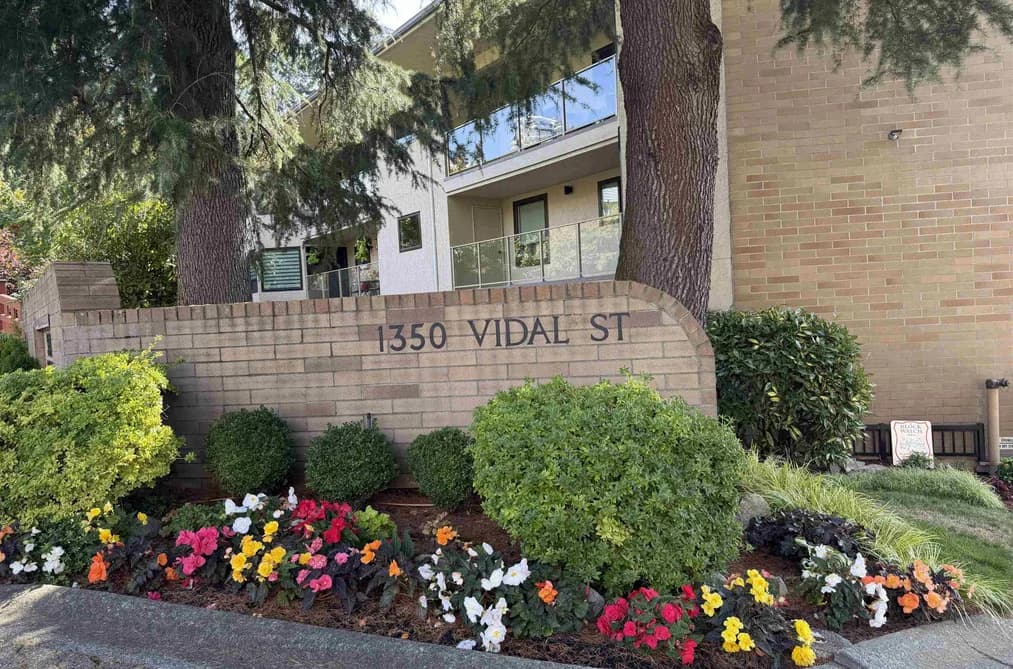406 1350 VIDAL STREET, White Rock, BC — Residential for Sale - Photo 2