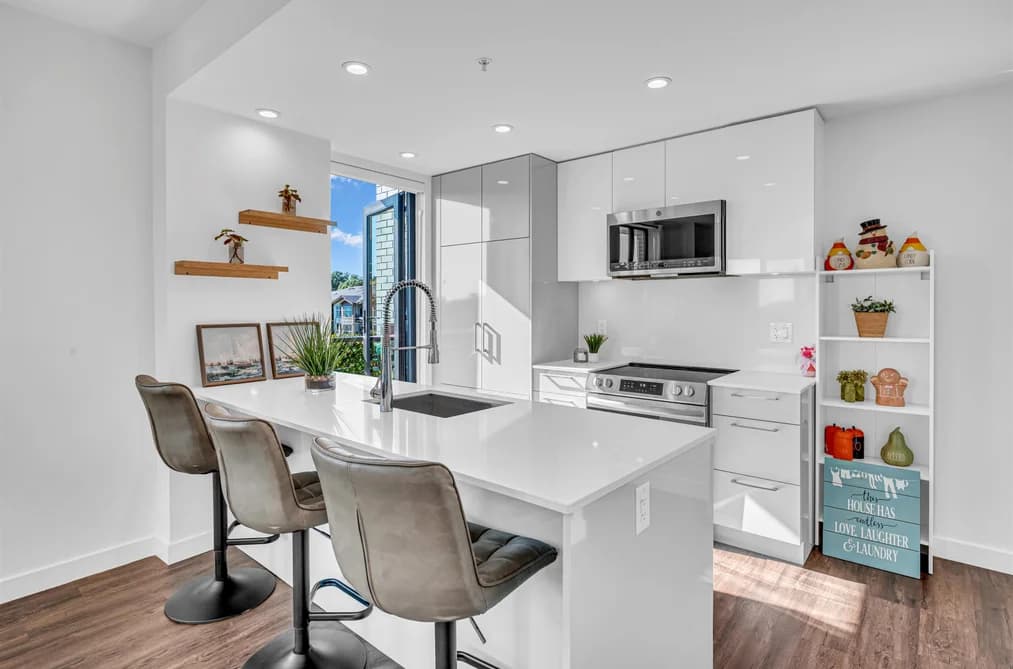 406 2446 SHAUGHNESSY STREET, Port Coquitlam, BC — Residential for Sale - Main Photo